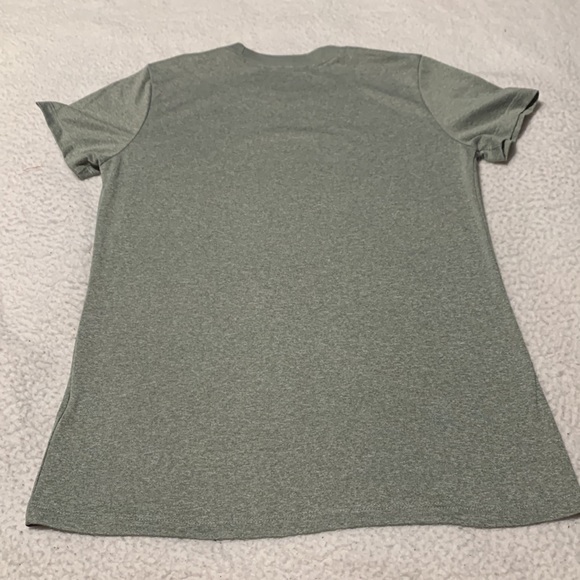 Nike Ladies Gray Tee, EUC, Size Small - Picture 7 of 9